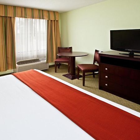 Holiday Inn Express Scottsburg By Ihg Εξωτερικό φωτογραφία